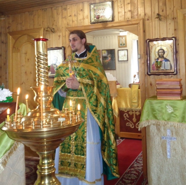 Храм в Октябрьском отметил Престольный праздник