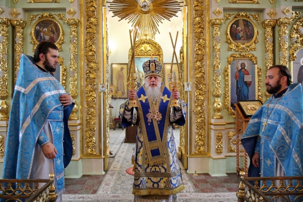 В праздник Рождества Пресвятой Богородицы епископ Василий совершил Литургию в Свято-Лонгиновом храме 