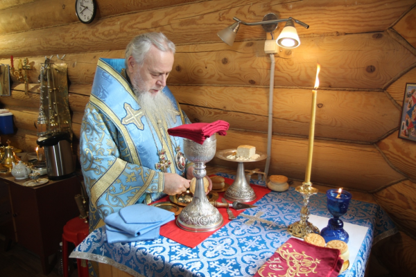В праздник Рождества Пресвятой Богородицы епископ Василий совершил Литургию в Заручевской