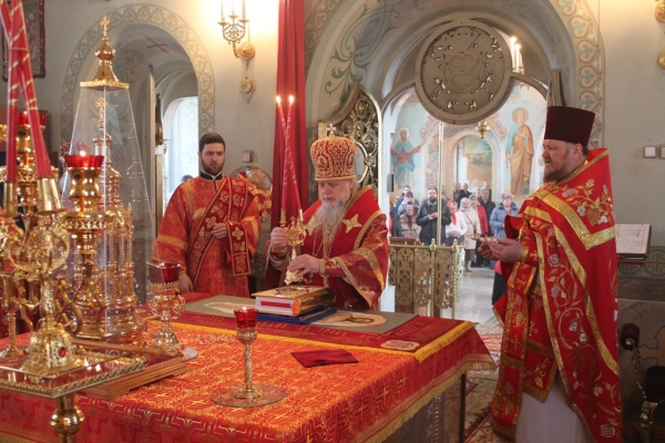Во Вторник Светлой Седмицы Епископ Василий совершил Божественную литургию в храме Владимирской иконы Божией Матери 