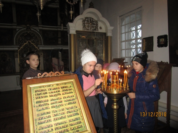 Воспитанники Сольвычегодской школы посетили Введенский храм