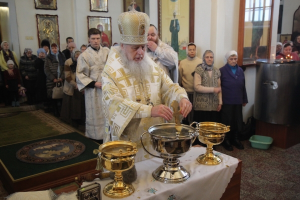 В праздник Крещения Господня епископ Василий совершил Божественную литургию и чин Великого водоосвящения в Коряжме