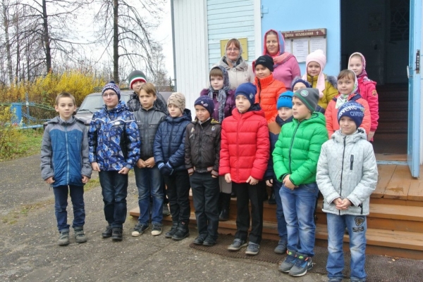 Учащиеся третьего класса Усть-Вельской школы посетили Свято-Успенский храм