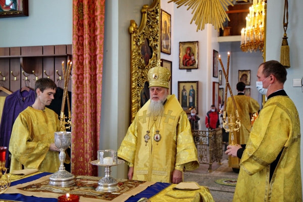 Епископ Василий совершил Литургию в день памяти святых отцев VII Вселенского Собора