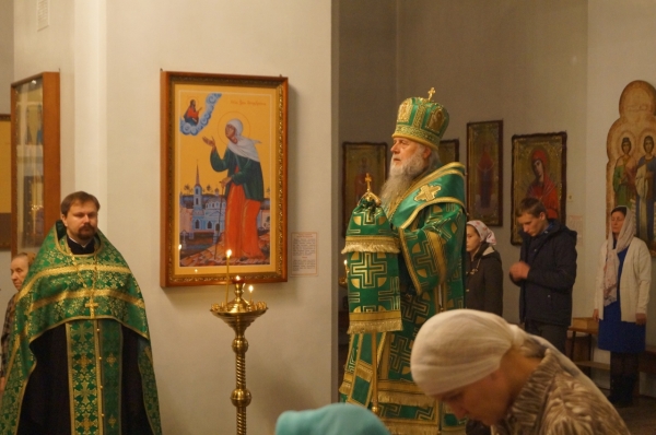 В канун дня памяти прп. Сергия Радонежского епископ Василий совершил Всенощное бдение в Свято-Лонгиновом храме г. Коряжма