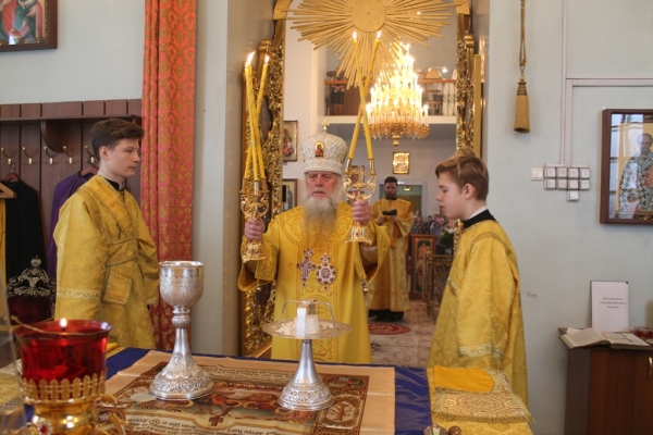 В день 6-летия своей архиерейской хиротонии епископ Василий совершил Литургию в храме прп. Лонгина Коряжемского