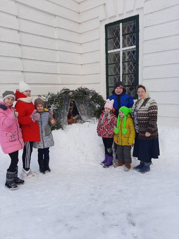 В Троицком храме проходят занятия с воспитанниками Красноборского детского дома