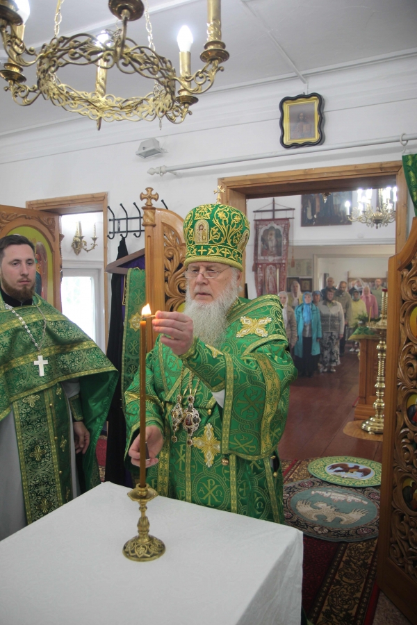 Епископ Василий совершил освящение храма Покрова Пресвятой Богородицы д. Покровская