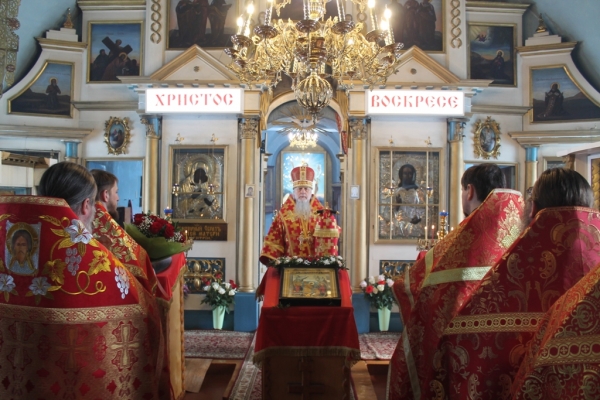 В Понедельник Светлой Седмицы епископ Василий совершил Божественную литургию в Туровце