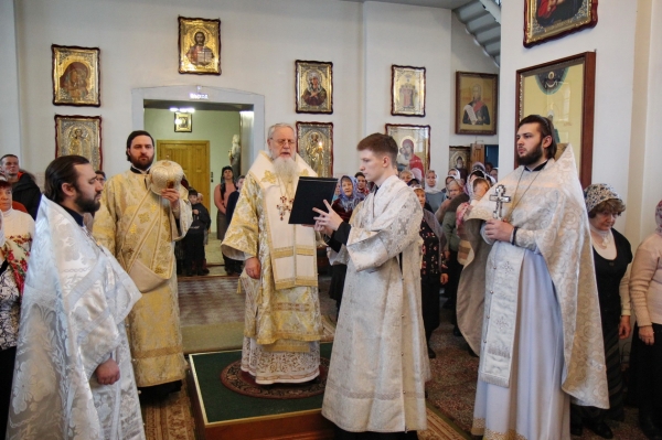 Епископ Василий в день памяти свт. Филиппа, митр. Московского совершил Божественную литургию в Коряжме