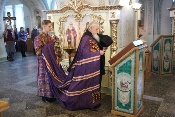 Накануне второй недели Великого Поста епископ Василий совершил Всенощное бдение 