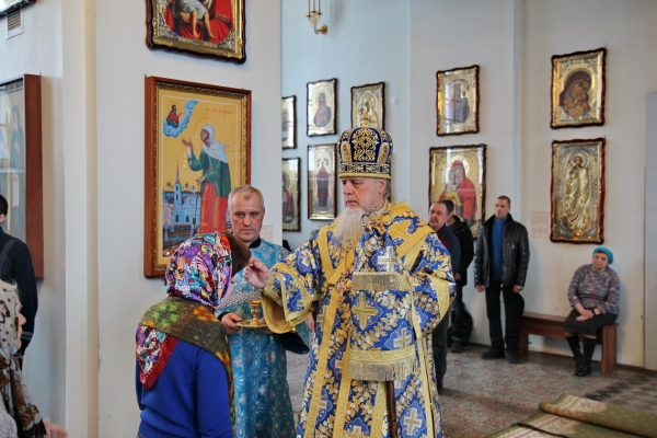 Накануне Благовещения Пресвятой Богородицы епископ Василий совершил Всенощное бдение  