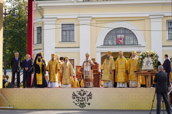 Слово Святейшего Патриарха Кирилла по окончании молебна на площади Александра Невского в Санкт-Петербурге