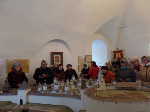 Прихожане Свято-Успенского храма г. Вельска совершили паломническую поездку по святым местам Санкт — Петербурга, Пскова и Печёр