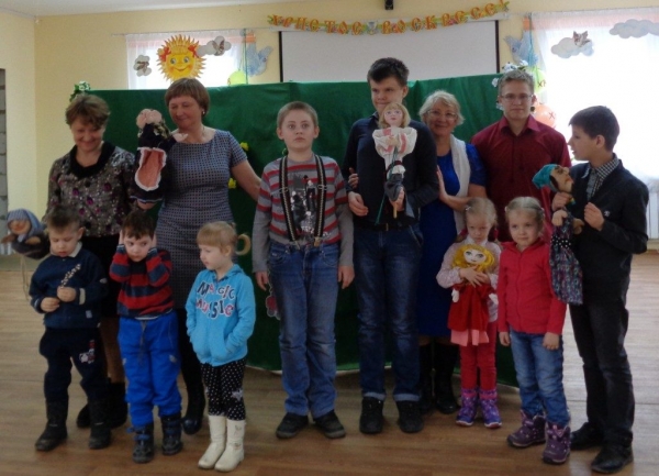 В Духовно-просветительском центре Вельска прошел Пасхальный праздник для детей социального центра «Скворушка»