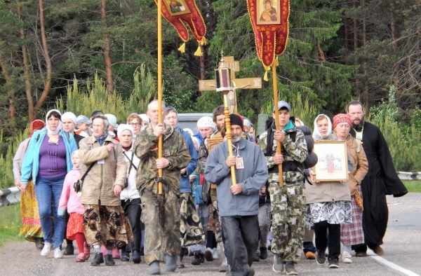 В Шенкурске прошел юбилейный 10-й крестный ход к местам молитвенных подвигов прп. Варлаама Важского