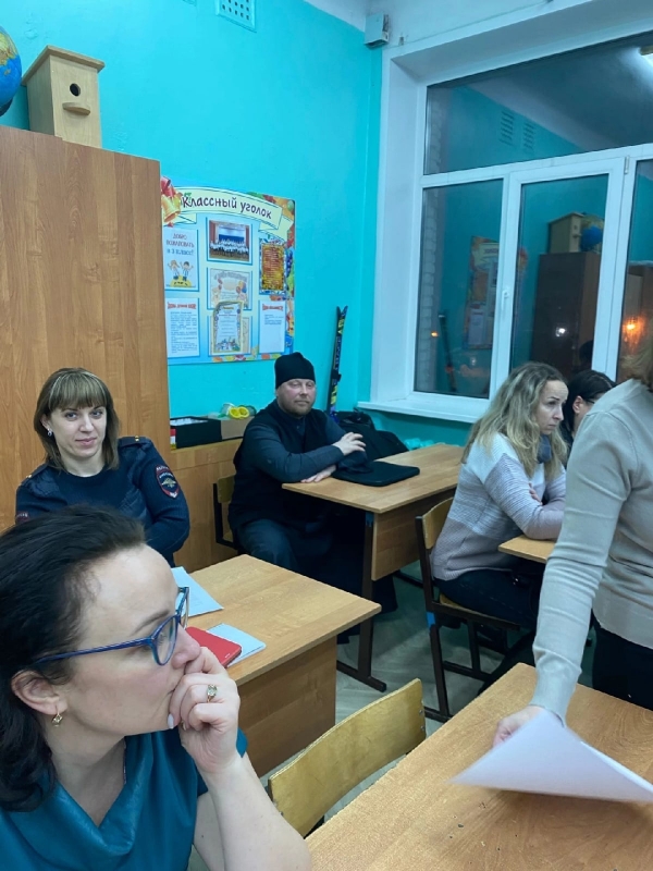 Духовенство Няндомского благочиния приняли участие в родительских собраниях в школах города