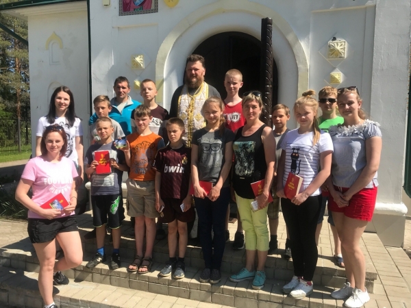 Воспитанники Яренского детского дома посетили храм в п. Урдома