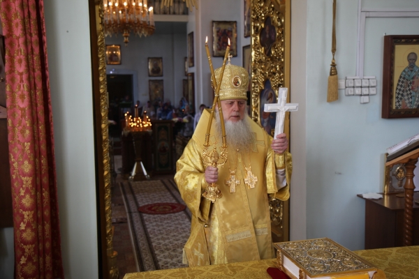 В праздник Рождества Иоанна Крестителя епископ Василий совершил Божественную литургию