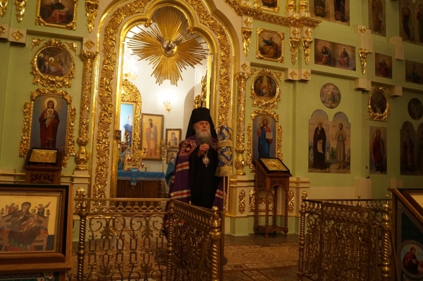 Епископ Ваасилий совершил Всенощное бдение накануне дня памяти великого князя Александра Невского