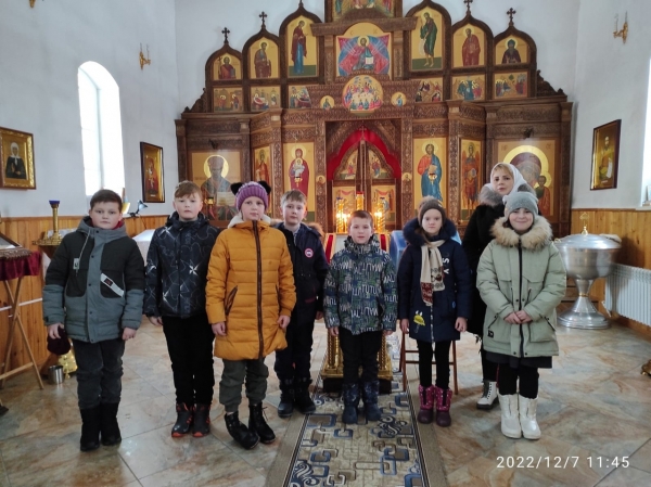 Учащиеся 5 класса Ерцевской школы посетили Свято-Казанский храм
